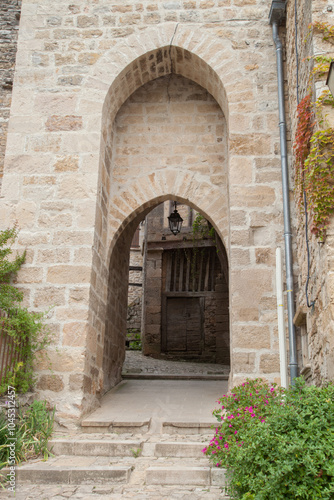 Porte d'entrée du village de Bruniquel  (Lot et Garonne)