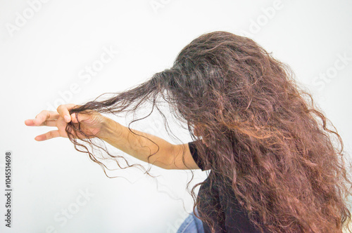 Quadro em tela woman with long hair and damaged hair problems