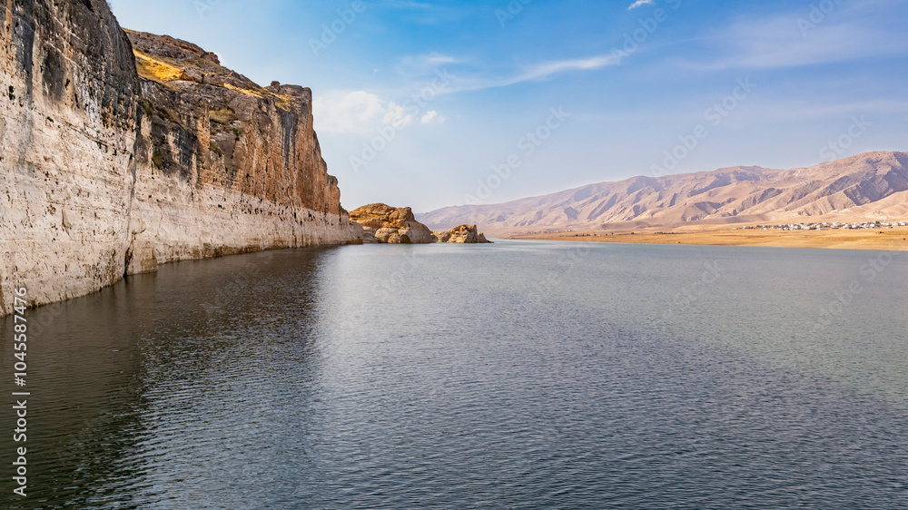 Hasankeyf is a district of Batman province. It is a historical district whose two sides are separated by the Tigris. It was declared a natural protected area in 1981. Hasankeyf is a district of Batman province. It is a historical district whose two sides are separated by the Tigris. It was declared a natural protected area in 1981.