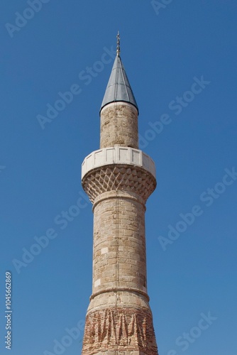 Obraz na płótnie A minaret of an old mosque in the old town of Antalya, Turkey w salonie