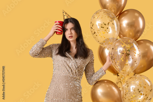 Young woman with hangover p...