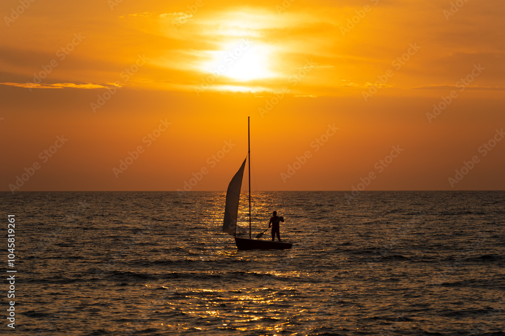 sunset-sea-boat
