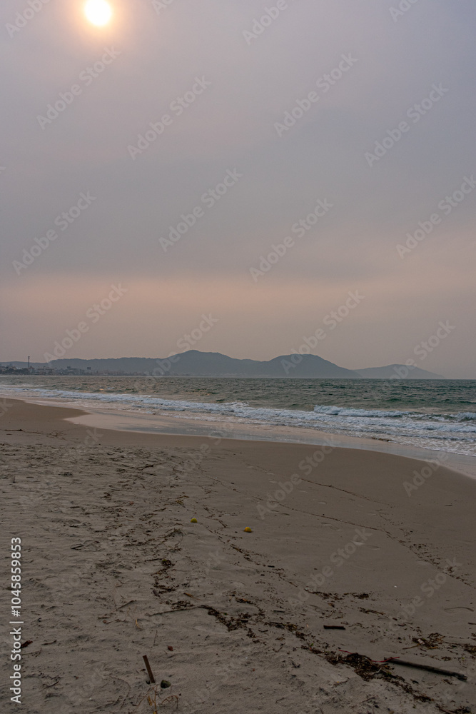 entardecer em praia na primavera de Florianópolis entardecer em praia na primavera de Florianópolis