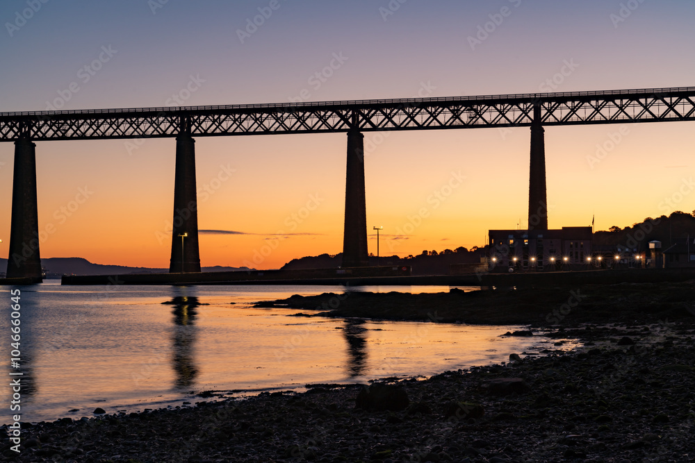 Fototapeta premium Sunrise at the Forth Rail Bridge Scotland