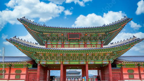 Obraz na płótnie Gyeongbokgung palace in Seoul City, South Korea, Gyeongbokgung palace landmark of Seoul, South Korea, Korean wooden traditional house in Gyeongbokgung the main royal palace, Seoul, South Korea. w salonie