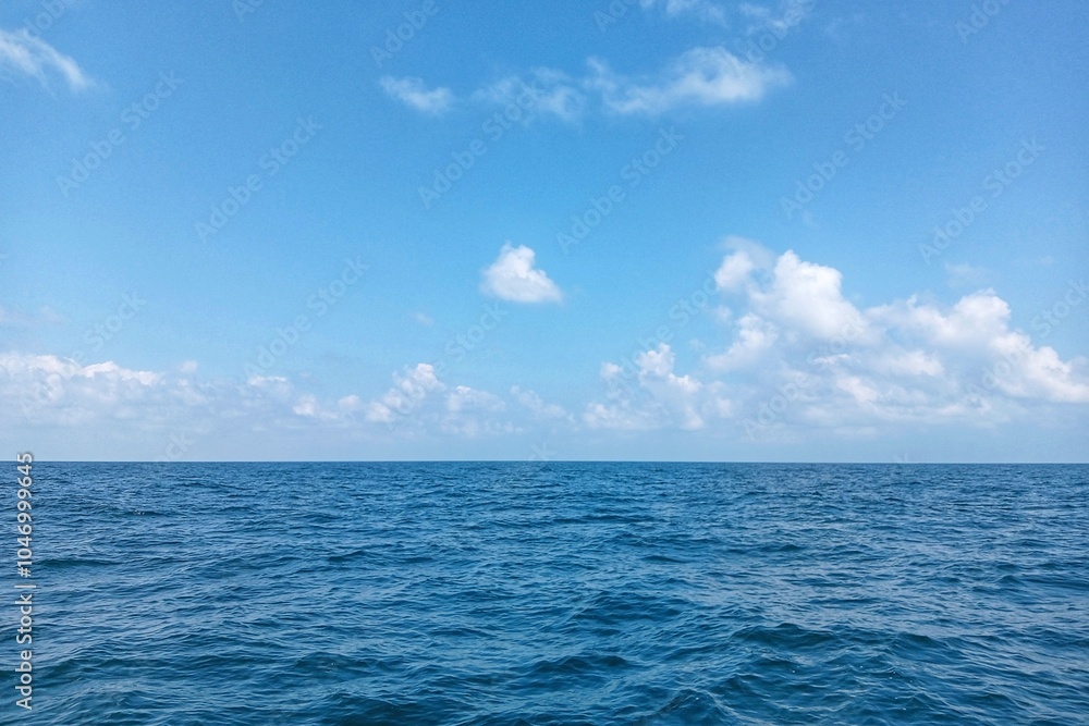Fototapeta premium blue sky and sea