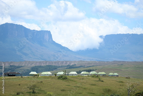 comunidade paraitepuy, aos pés do monte roraima, venezuela  photo