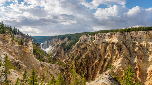 Tableau sur toile Yellowstone National Park from the South Rim Trail with view of Lower Falls at G