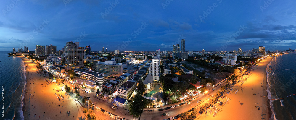 Obraz premium 태국 파타야 비치의 아름다운 야경, 밤풍경, 해변의 조명,