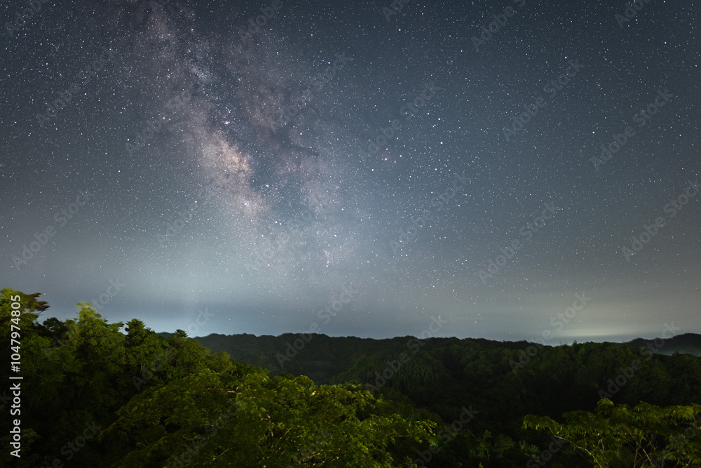 Fototapeta premium 笹川湖の星空，天の川とさそり座，千葉県