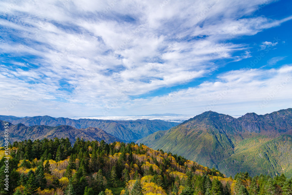 Obraz premium 西穂高口駅展望台からの白山連峰方面（岐阜県高山市奥飛騨温泉郷）