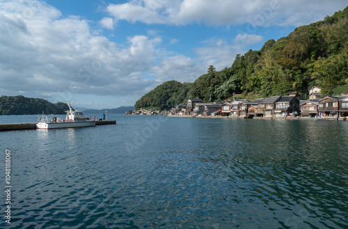 Obraz na płótnie Funaya Boathouses in Ine fisherman village Kyoto Prefecture, The funayas were originally constructed to lift fishermen's wooden boats from the sea w salonie