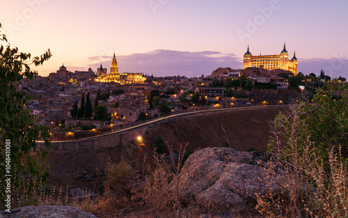 Vista del Alcázar y la Catedral Primada de Toledo al atardecer desde el Cerro del Bú photo