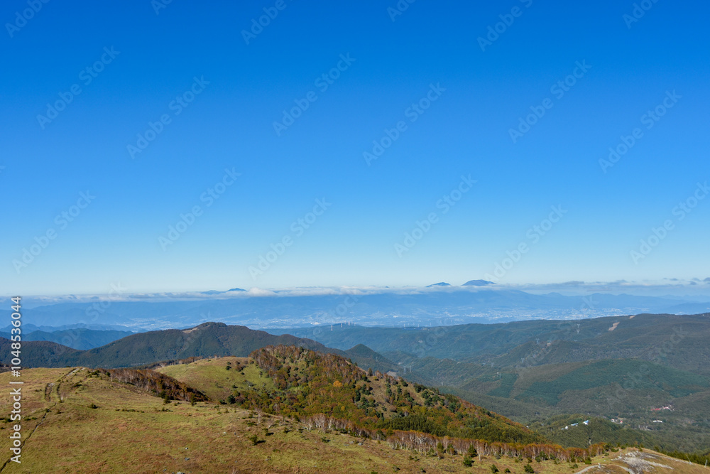 Fototapeta premium 車山高原山頂から眺める南アルプスと中央アルプス
