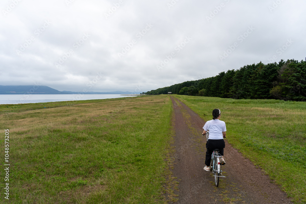 Obraz premium person riding a bicycle