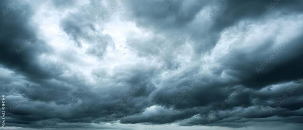 Obraz premium Dramatic Dark Clouds Over Cast Sky