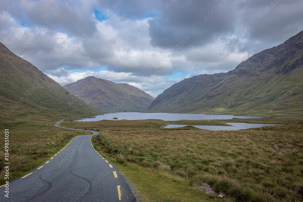Φωτογραφία Glenummera, Ireland - June 29 2024 Doolough Valley, Famine memorial in west Ire