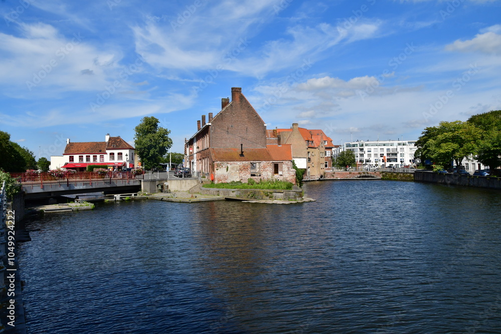 Obraz premium VISTAS DE LOS CANALES DE BRUJAS, BÉLGICA