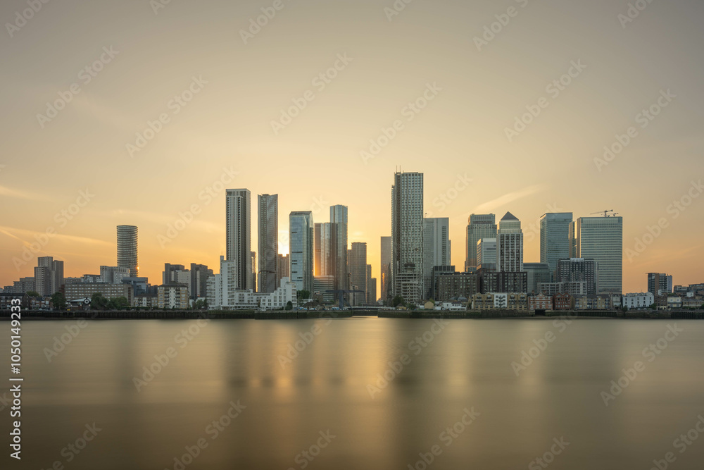 Fototapeta premium Canary Wharf at sunset, shot from the Greenwich peninsula .