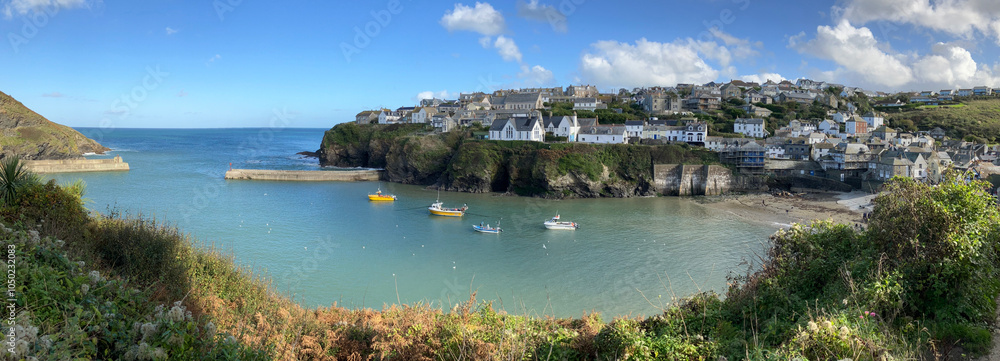 Fototapeta premium Port Isaac is a small fishing village on the Atlantic coast of north Cornwall, England, in the United Kingdom