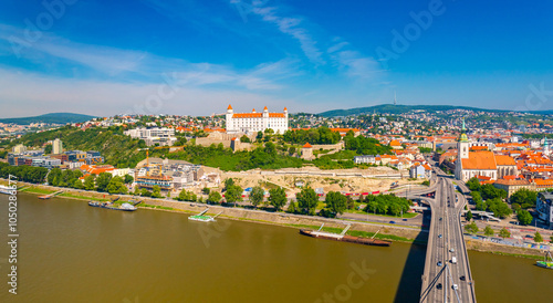Obraz na płótnie Aerial panorama of Bratislava, Slovakia.View from the SNP Bridge w salonie