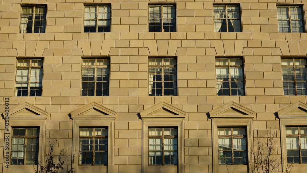 Fototapeta premium The Washington DC city view with the old architectures in autumn 