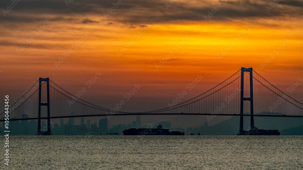 Fototapeta premium shenzhen-zhongshan Bridge Sunrise