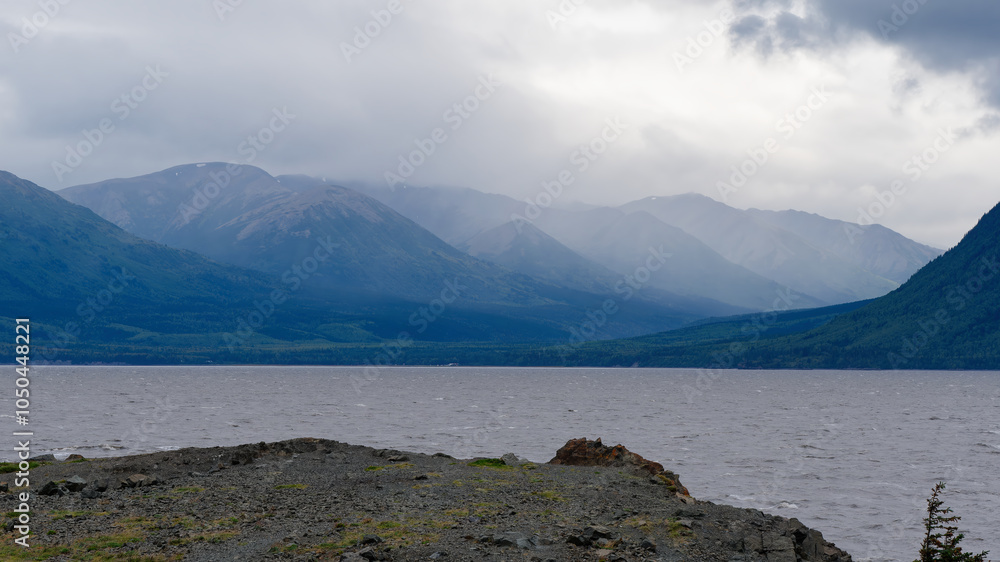 Obraz premium Tranquil evening view of the beautiful Turnagain Arm, Alaska, USA
