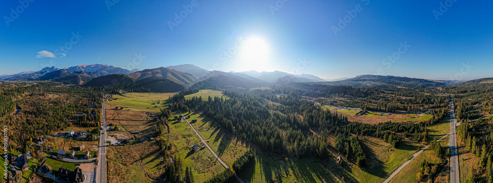 Góry, Tatry Zachodnie w Polsce, panorama jesienią z lotu ptaka