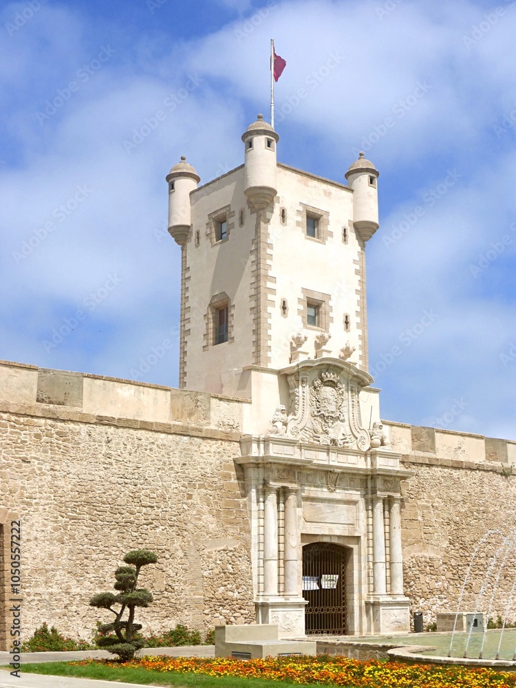 Obraz premium GATE OF LAND IN CADIZ, SPAIN