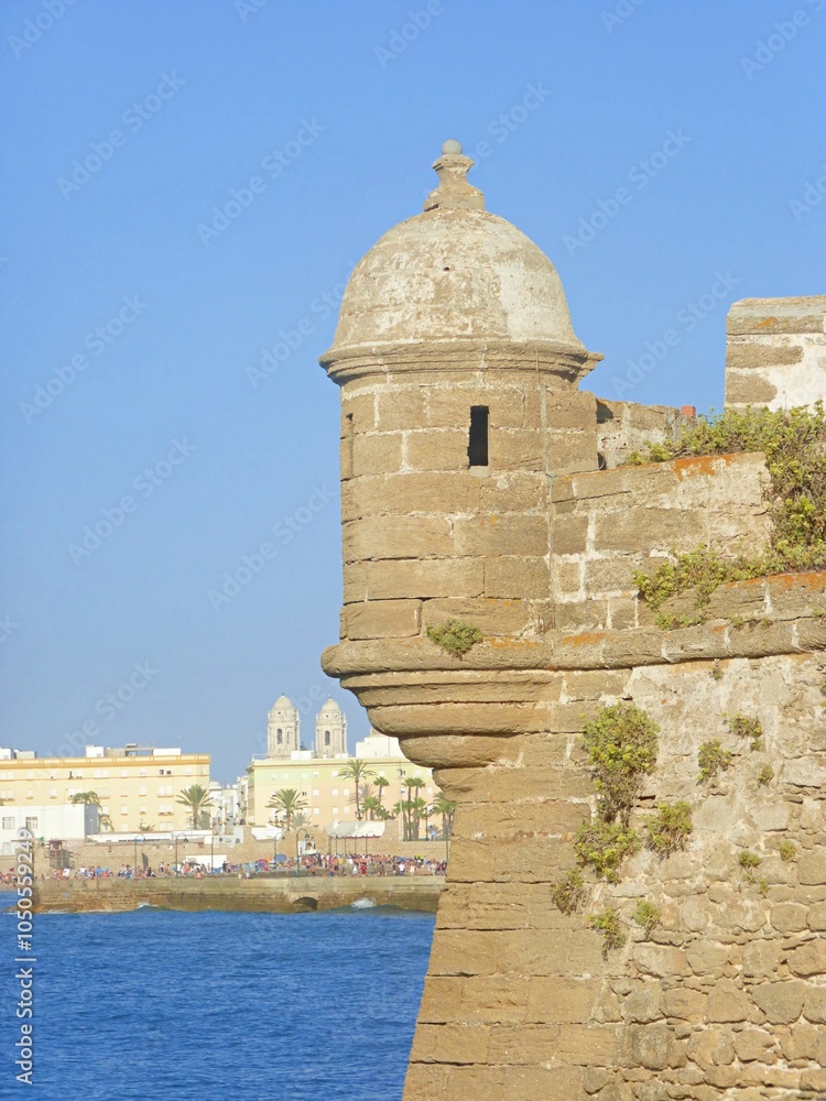 Fototapeta premium SAN SEBASTIAN FORT GATEWAY IN CADIZ, SPAIN