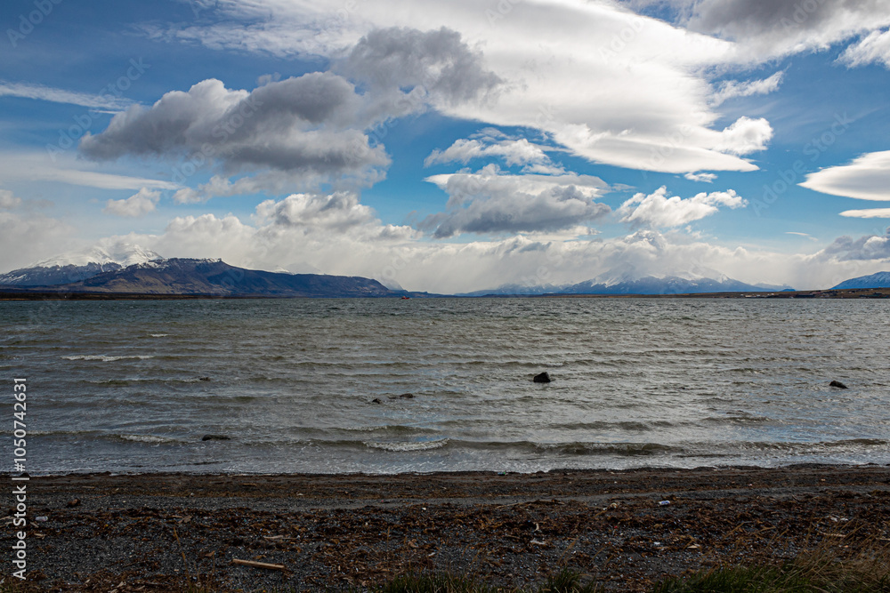 Obraz premium Puerto Natales - City Landscape - Patagonia