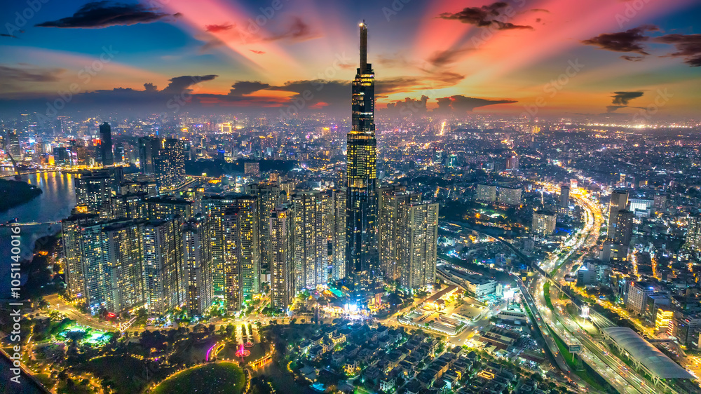 Obraz premium Panoramic of Ho Chi Minh city or Saigon city at sunset in Vietnam.