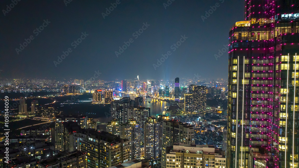 Obraz premium Landmark 81 Vinhomes Central Park, Ho Chi Minh City, Vietnam. Night beautiful wallpaper Beautiful panoramic city