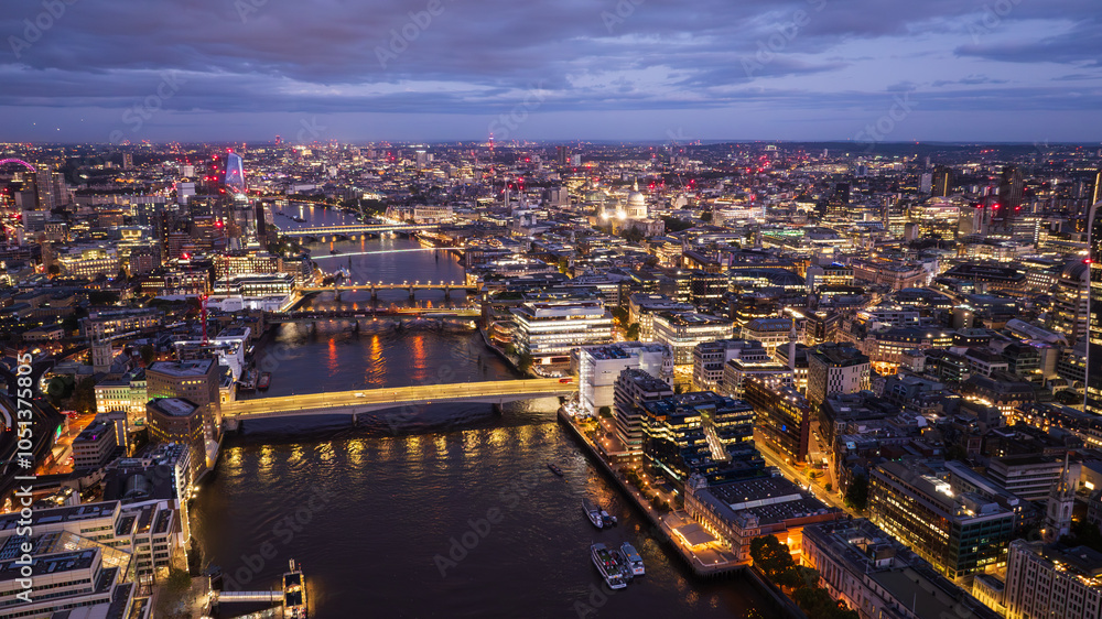 Obraz premium Bustling cityscape of London, UK