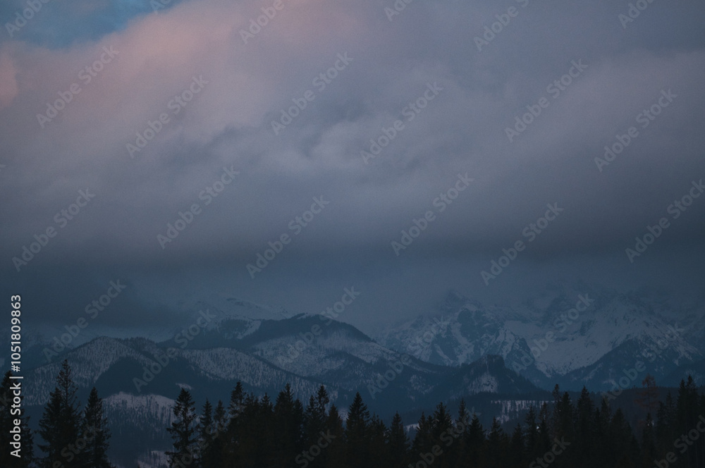Obraz premium Sunrise colorful sky in the Tatra Mountains Poland