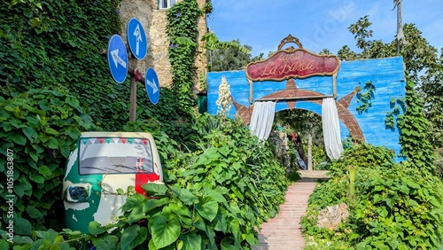 Obraz na płótnie BUSSANA VECCHIA (Ligurie - Italie) w salonie