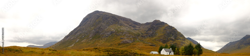 Fototapeta premium Panorama of Little White Hut
