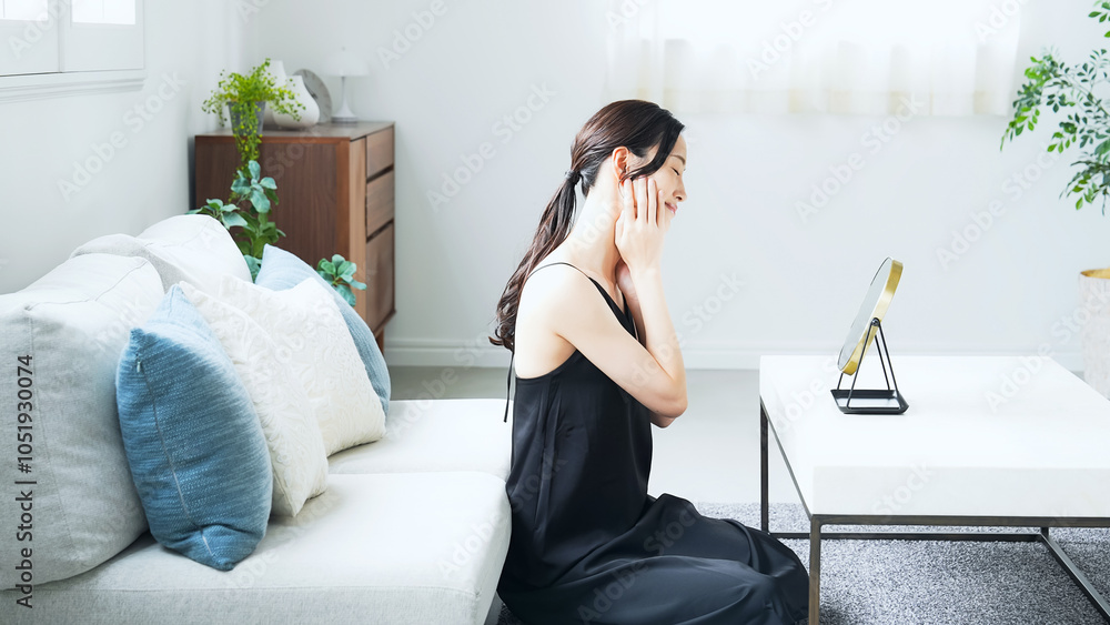 女性、鏡、保湿、脱毛、スキンケア、美容、日本人、コスメ、化粧品、セルフケア、ミドルエイジ、ホワイトニング、美白、UVケア、日焼け止め、オイル、クリーム、美容液、乳液、潤い、モイスチャー、しっとり、クレンジング、洗顔、パーフェクション、フェイスライン、化粧水、プレオイル、導入液、フェイスオイル、フェイススクラブ、インテリア、室内、ビューティー、ビューティ、美肌、美顔、アンチエイジング、エイジングケア 女性、鏡、保湿、脱毛、スキンケア、美容、日本人、コスメ、化粧品、セルフケア、ミドルエイジ、ホワイトニング、美白、UVケア、日焼け止め、オイル、クリーム、美容液、乳液、潤い、モイスチャー、しっとり、クレンジング、洗顔、パーフェクション、フェイスライン、化粧水、プレオイル、導入液、フェイスオイル、フェイススクラブ、インテリア、室内、ビューティー、ビューティ、美肌、美顔、アンチエイジング、エイジングケア