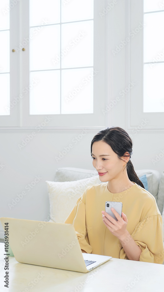 スマホ、ノートパソコン、女性、日本人、副業、2段階認証、セキュリティ、DX、インターネット、オンライン、web、デジタルトランスフォーメーション、ネットバンキング、認証、生体認証、笑顔、若い、ビジネス、フリーランス、人材、在宅ワーク、テレワーク、リモートワーク、メール、SNS、動画、共有、アプリ、スマートフォン、モバイル、作業、ニュース、通知、リビングルーム、部屋、インテリア、リラックス、PC、I スマホ、ノートパソコン、女性、日本人、副業、2段階認証、セキュリティ、DX、インターネット、オンライン、web、デジタルトランスフォーメーション、ネットバンキング、認証、生体認証、笑顔、若い、ビジネス、フリーランス、人材、在宅ワーク、テレワーク、リモートワーク、メール、SNS、動画、共有、アプリ、スマートフォン、モバイル、作業、ニュース、通知、リビングルーム、部屋、インテリア、リラックス、PC、I