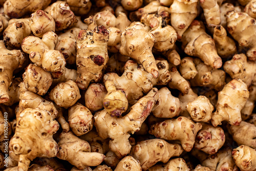 Close-up picture of fresh Jerusalem artichokes