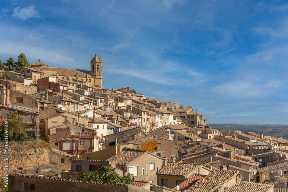 Obraz premium La Fresneda in Spain Typical Spanish village on a mountain.