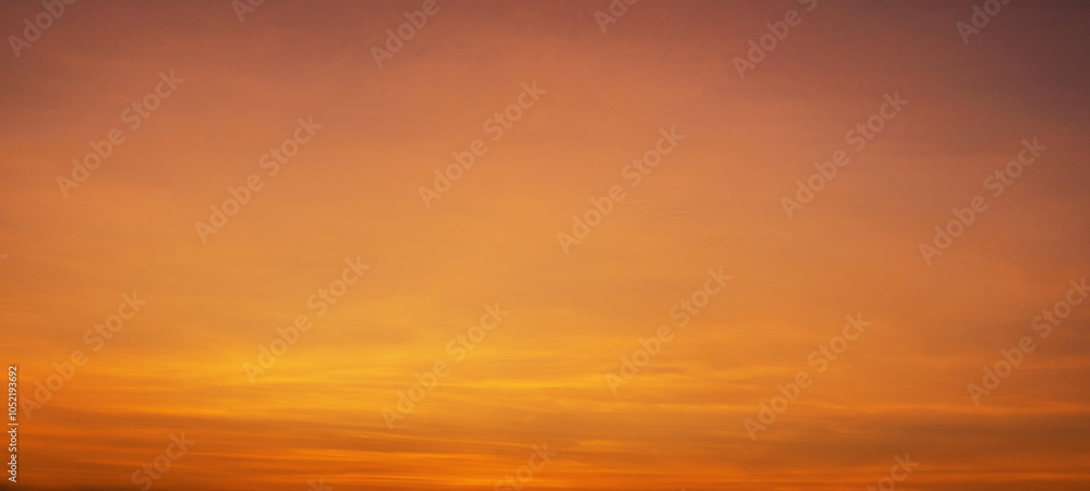 Obraz premium beautiful orange sky with a few clouds