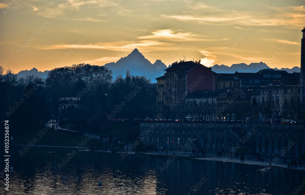 Obraz premium City and sunset