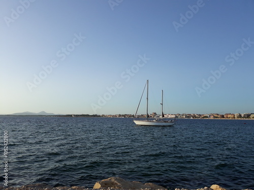barca nel mare