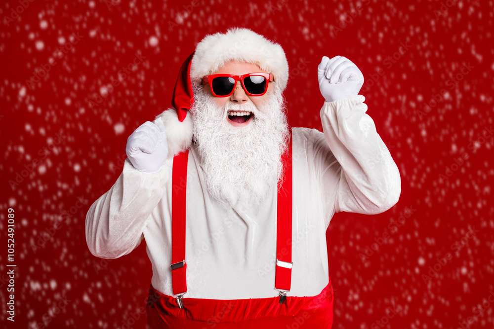 Φωτογραφία Portrait of his he attractive lucky cheerful cheery white-haired Santa father ha