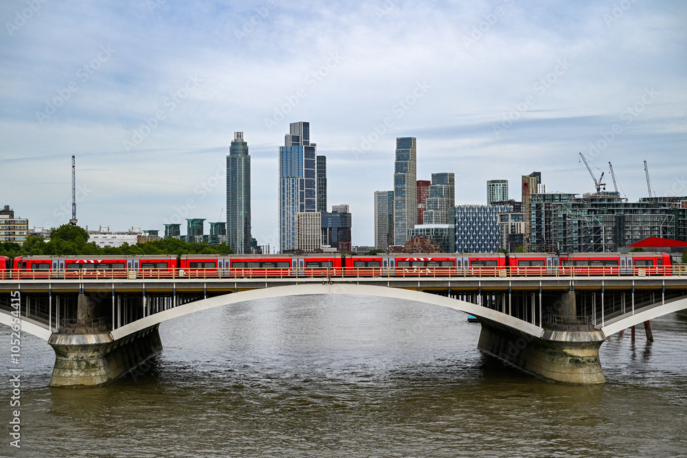Grosvenor Bridge - London, UK