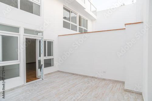 patio interno  de departamento 