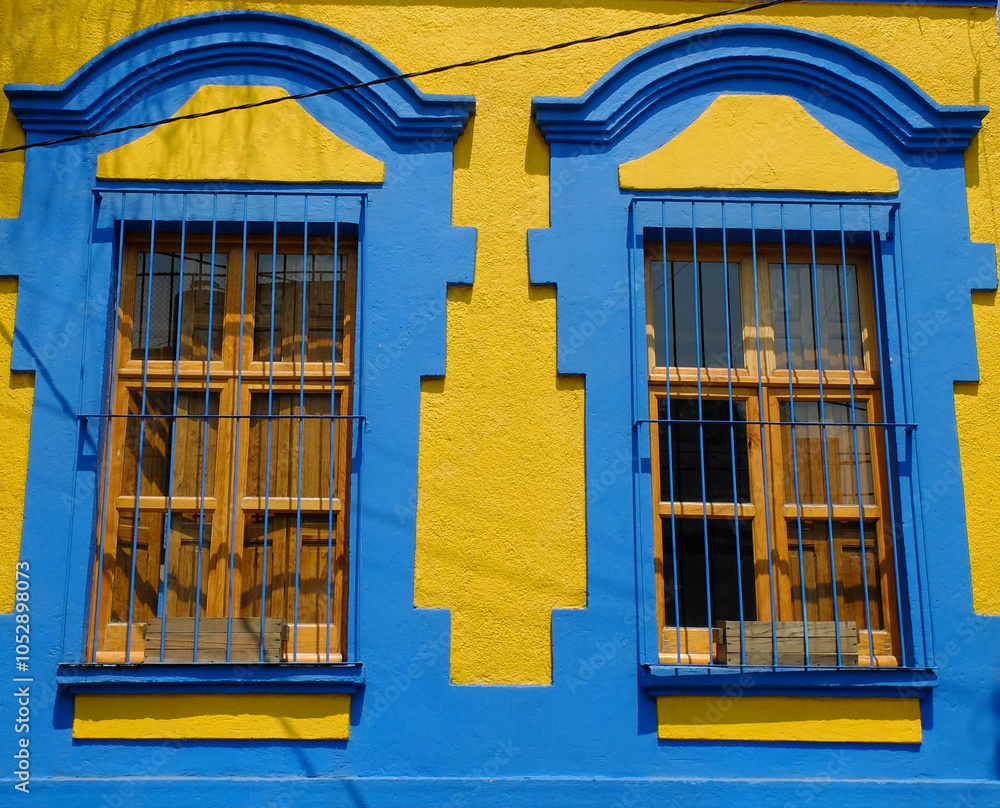 Obraz premium old window country