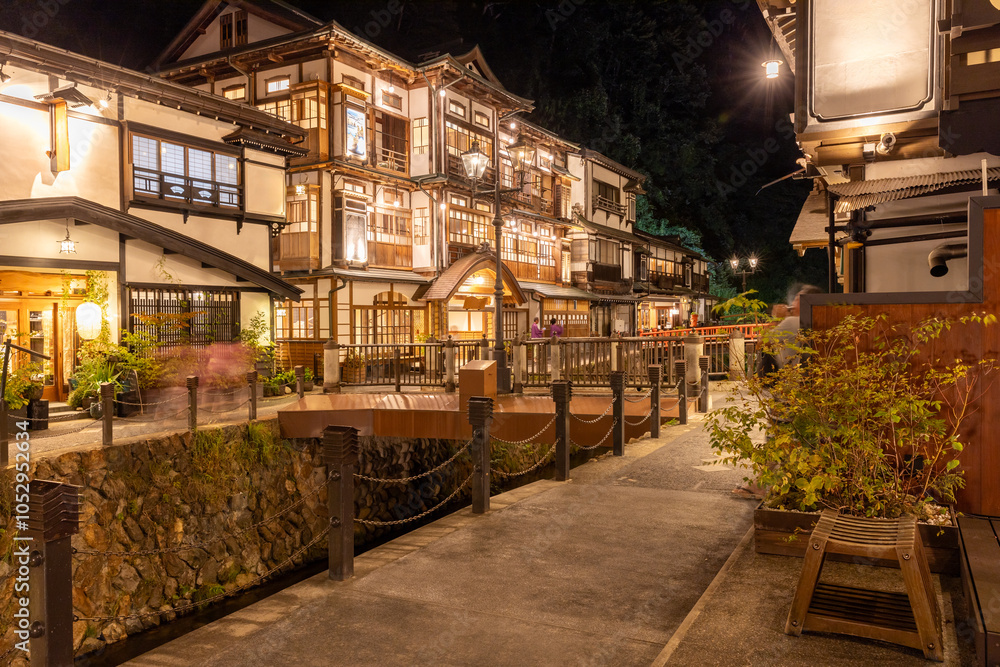 Fototapeta premium 銀山温泉 夏の夜景